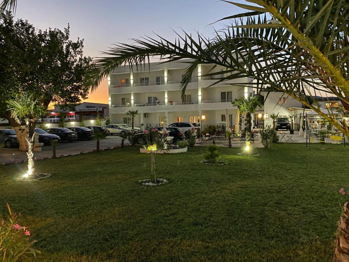 Apartments Vila Sara M Ulcinj Eksteriør bilde