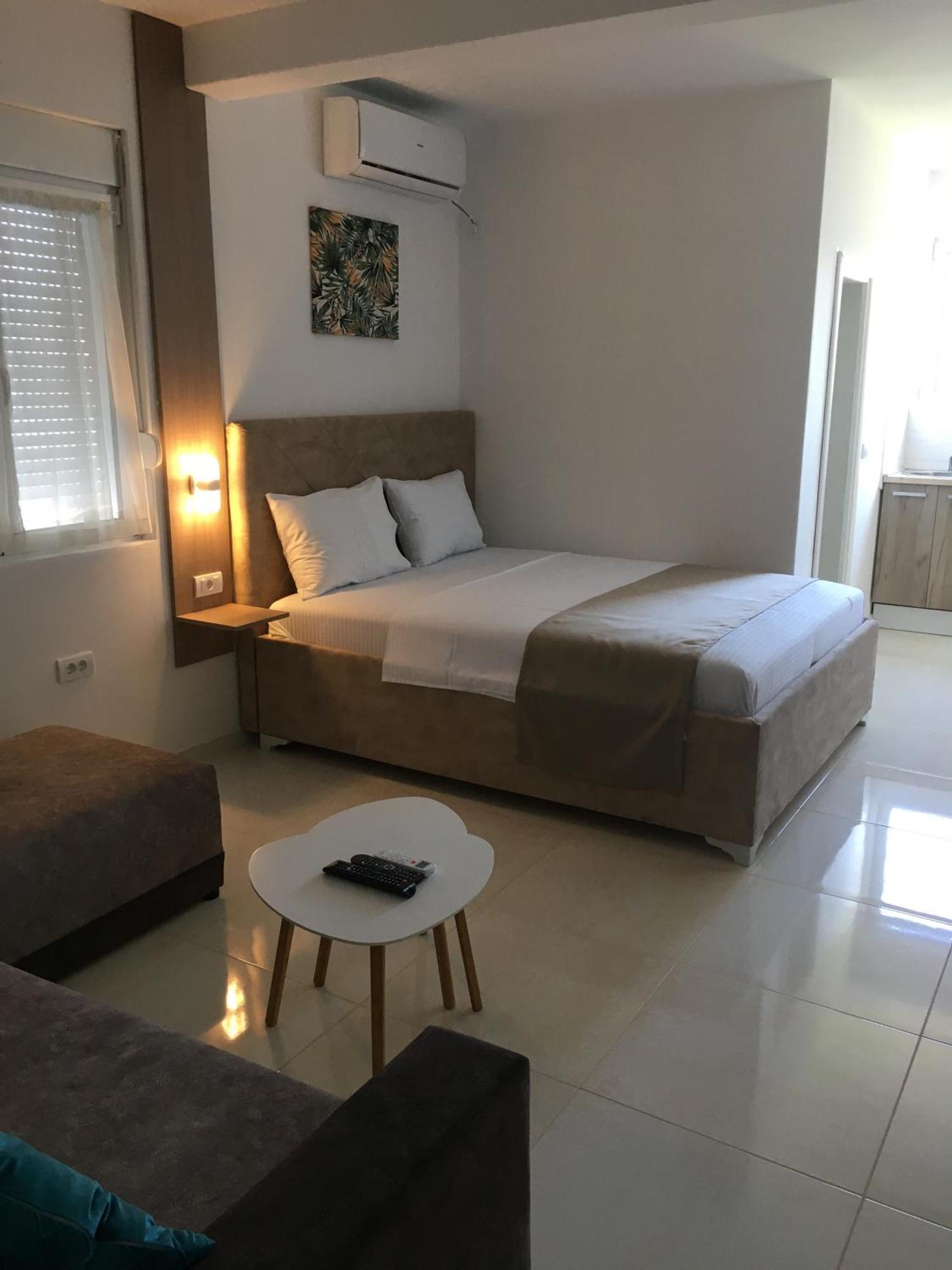 Apartments Vila Sara M Ulcinj Rom bilde