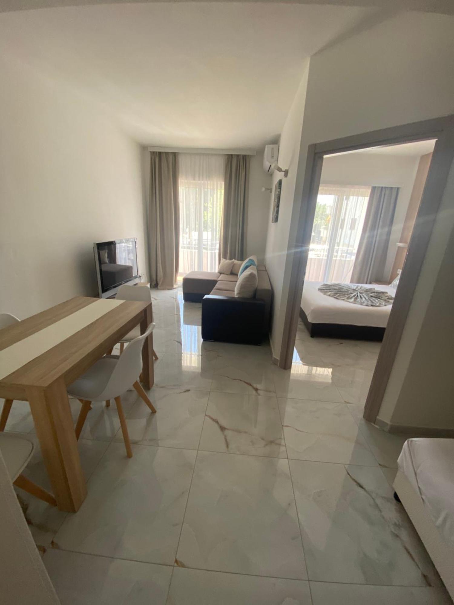 Apartments Vila Sara M Ulcinj Eksteriør bilde